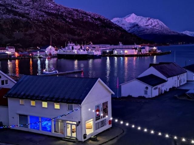 لودينغن The Old Harbour Store المظهر الخارجي الصورة